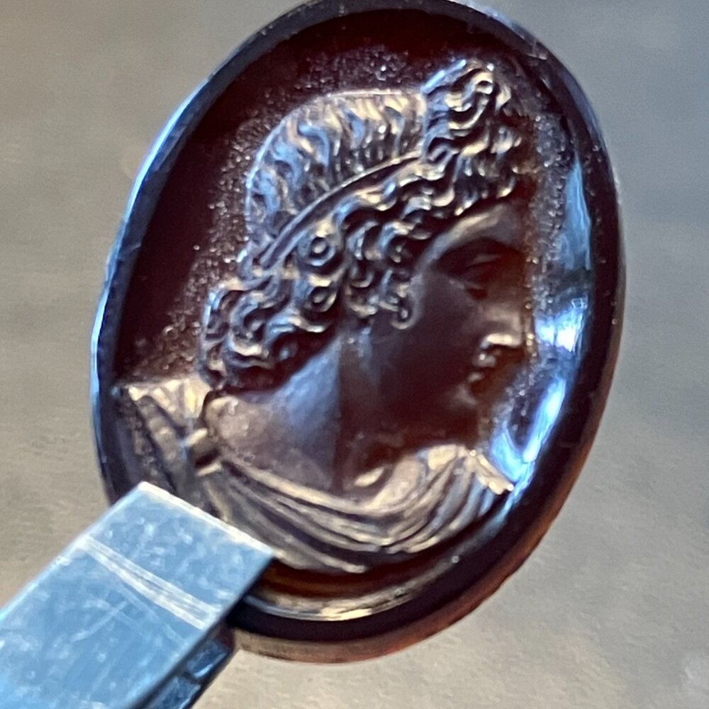 Tiny Brown Cameo - image 4